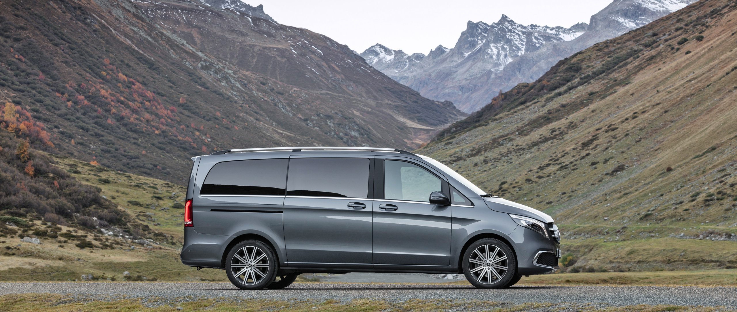 10-mercedes-benz-v-class-br-447-exclusive-line-selenite-grey-metallic-3400x1440